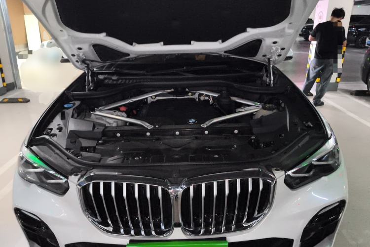 Used BMW X5 2021 xDrive30i M Sport Package Engine Bay