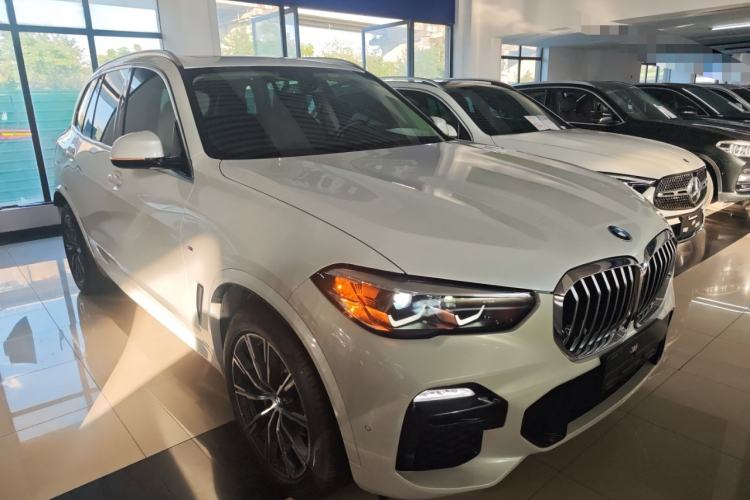 Used BMW X5 2021 xDrive30i M Sport Package Exterior 2