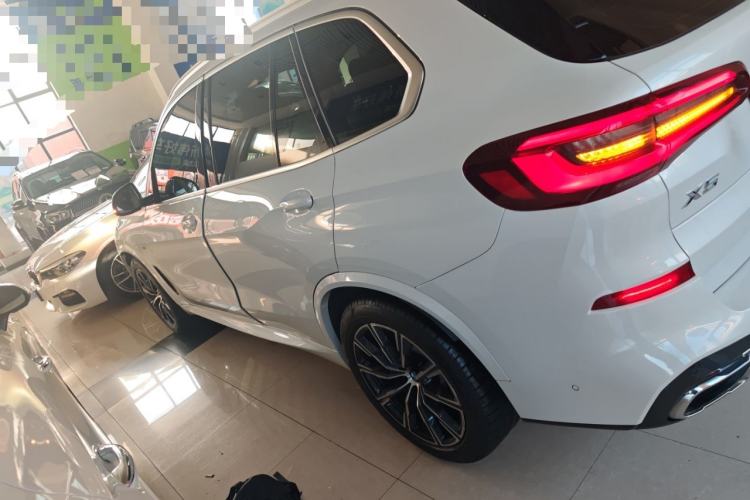 Used BMW X5 2021 xDrive30i M Sport Package Exterior 3