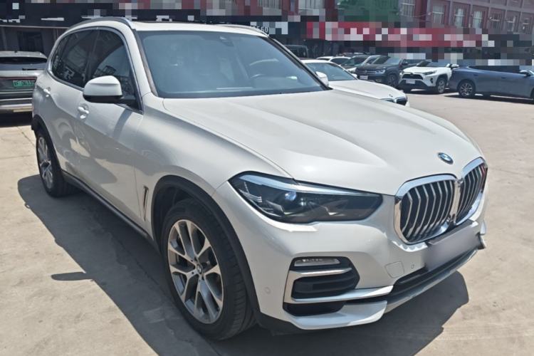 Used BMW X5 2021 xDrive30i X Design Package Front Right 45 Deg