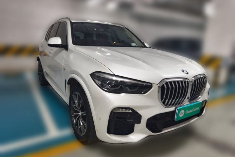 Used BMW X5 2021 xDrive30i M Sport Package Front Right 45 Deg