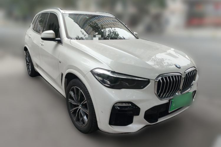 Used BMW X5 2021 xDrive30i M Sport Package Front Right 45 Deg
