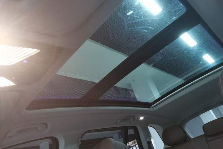 Used BMW X5 2021 Restyled xDrive40i Luxury Version M Sport Package Headliner