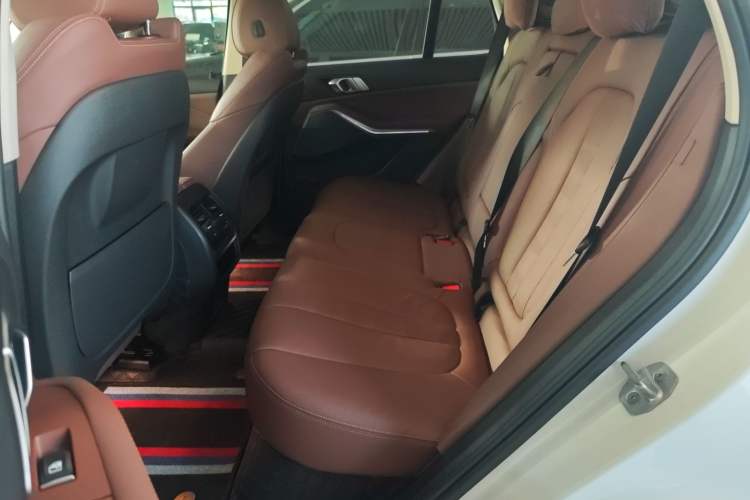 Used BMW X5 2021 xDrive30i M Sport Package Interior 4