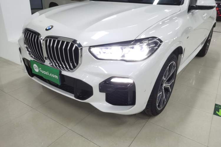 Used BMW X5 2021 Restyled xDrive40i Luxury Version M Sport Package Left Front Headlight