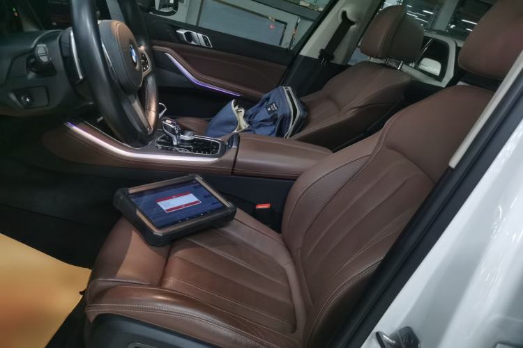 Used BMW X5 2021 Restyled xDrive40i Luxury Version M Sport Package Left Front Seat