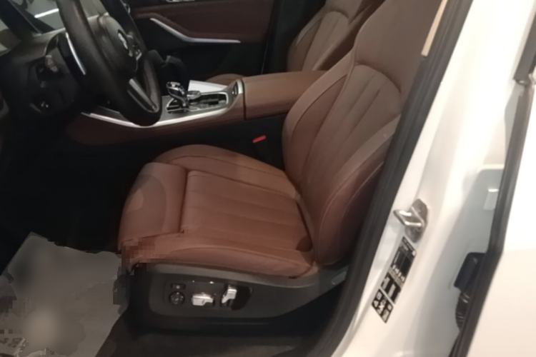 Used BMW X5 2021 Restyled xDrive40i Luxury Version M Sport Package Left Front Seat