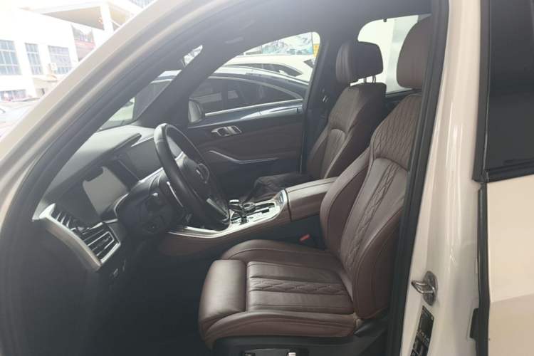 Used BMW X5 2021 Restyled xDrive40i Luxury Version M Sport Package Left Front Seat