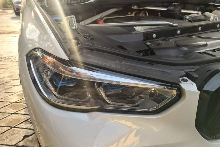 Used BMW X5 2021 Restyled xDrive40i Luxury Version M Sport Package Right Front Headlight
