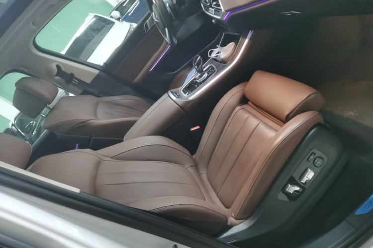 Used BMW X5 2021 Restyled xDrive40i Luxury Version M Sport Package Right Front Seat