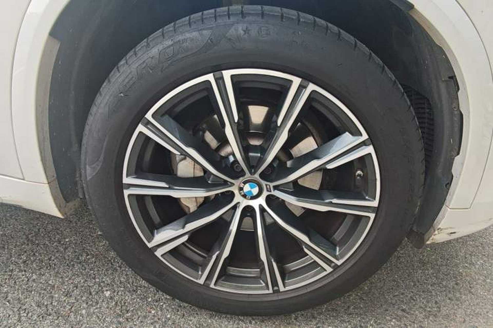 Used BMW X5 2021 xDrive30i M Sport Package Right Front Wheel Hub