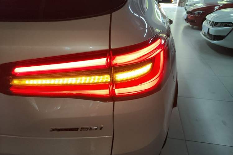 Used BMW X5 2021 xDrive30i X Design Package Right Rear Taillight