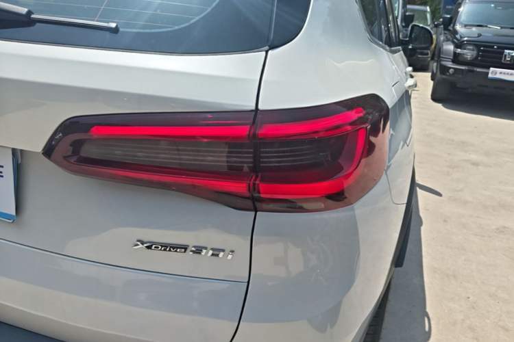 Used BMW X5 2021 xDrive30i X Design Package Right Rear Taillight