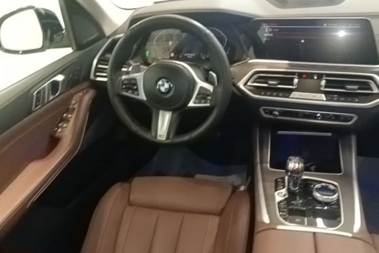 Used BMW X5 2021 Restyled xDrive40i Luxury Version M Sport Package Steering Wheel