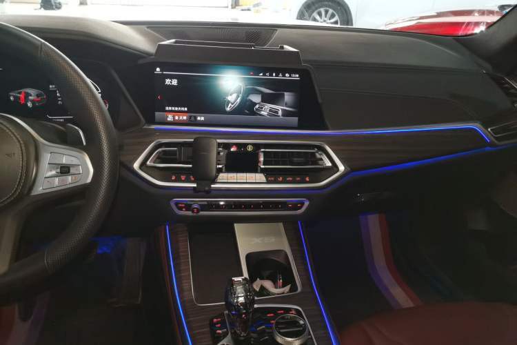 Used BMW X5 2022 Restyled xDrive 40Li M Sport Package Audio And AC Panel