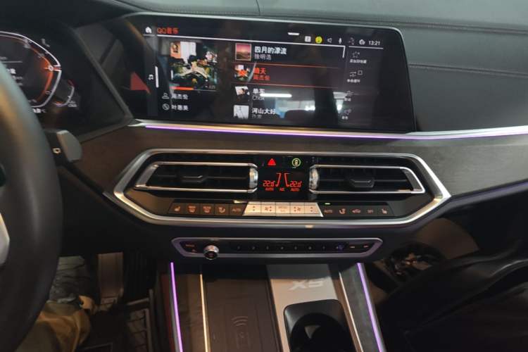 Used BMW X5 2022 Restyled xDrive 30Li Luxury Version M Sport Package Audio And AC Panel