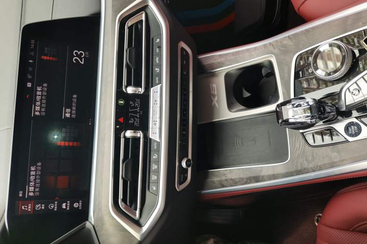 Used BMW X5 2022 xDrive 30Li Luxury M Sport Package Audio And AC Panel