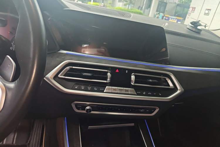 Used BMW X5 2022 xDrive40i M Sport Package Audio And AC Panel
