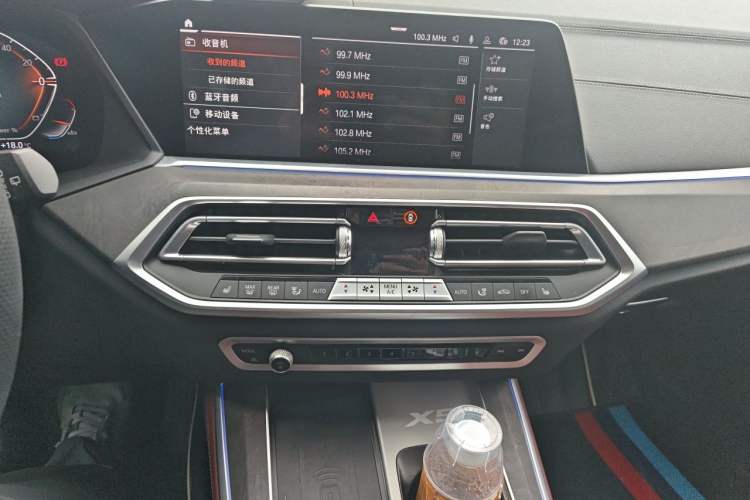 Used BMW X5 2022 Restyled xDrive 30Li Luxury Version M Sport Package Audio And AC Panel