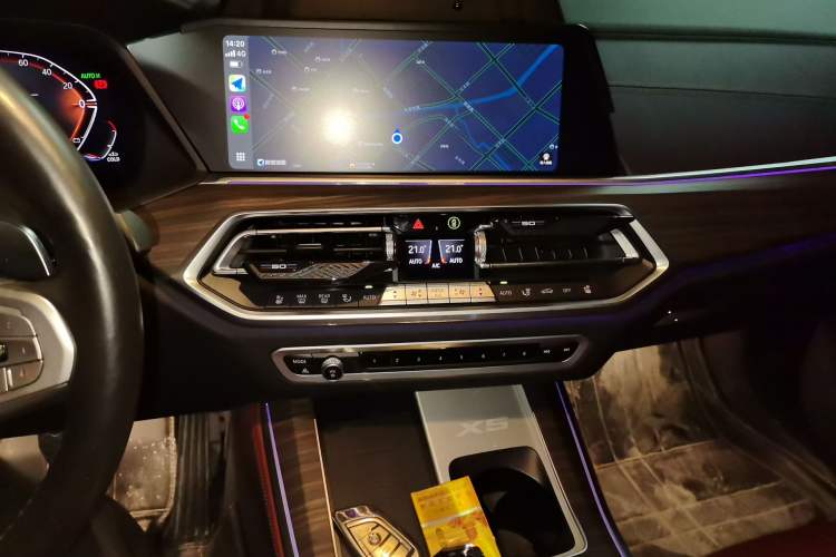 Used BMW X5 2022 Restyled xDrive 40Li Luxury Edition M Sport Package Audio And AC Panel