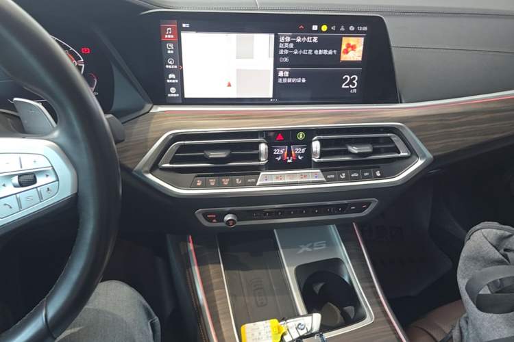 Used BMW X5 2022 Restyled xDrive 40Li M Sport Package Audio And AC Panel