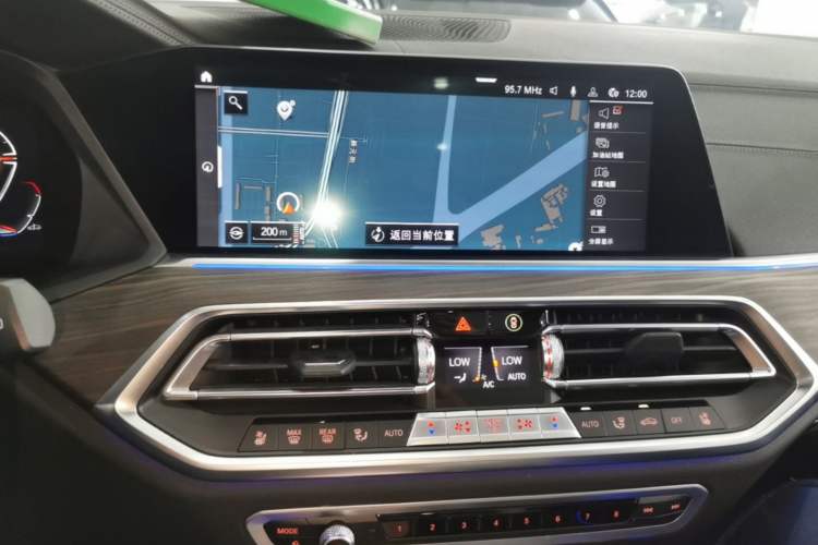 Used BMW X5 2022 Restyled xDrive 40Li M Sport Package Audio And AC Panel