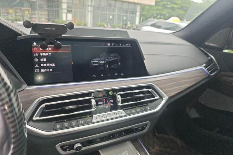 Used BMW X5 2022 xDrive 40Li M Sport Package Audio And AC Panel