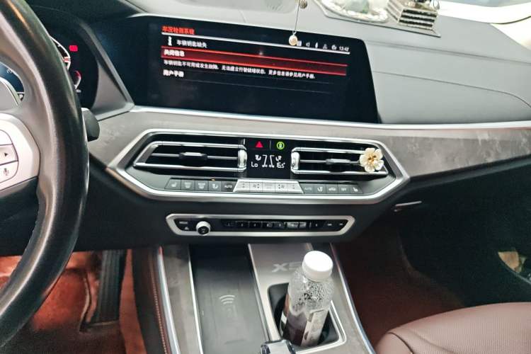 Used BMW X5 2022 Restyled xDrive 30Li Luxury Version M Sport Package Audio And AC Panel
