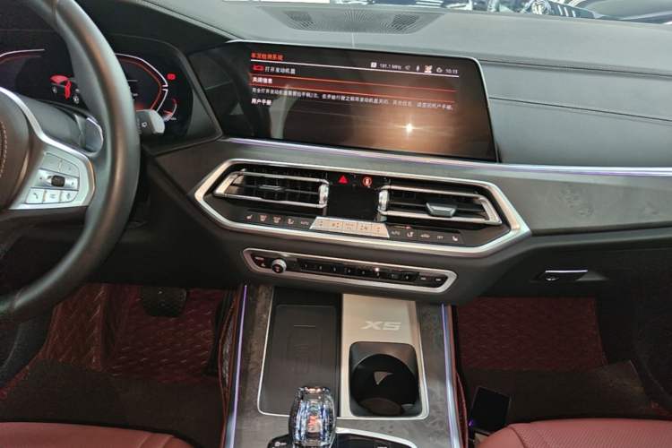 Used BMW X5 2022 Restyled xDrive 30Li Luxury Version M Sport Package Audio And AC Panel