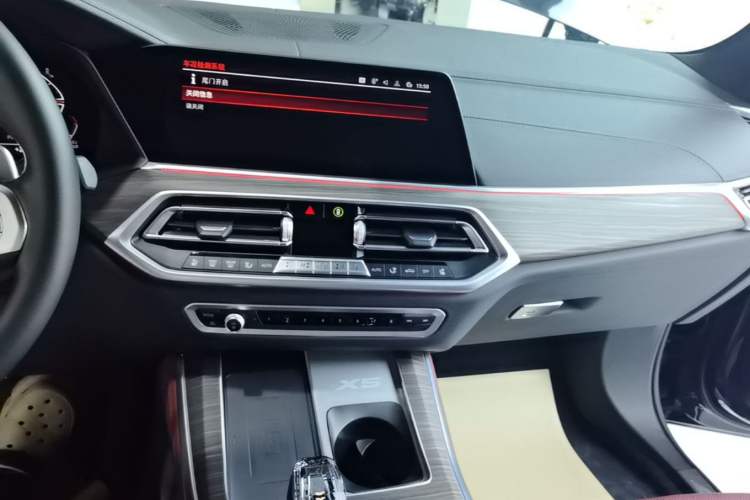 Used BMW X5 2022 Restyled xDrive 40Li M Sport Package Audio And AC Panel