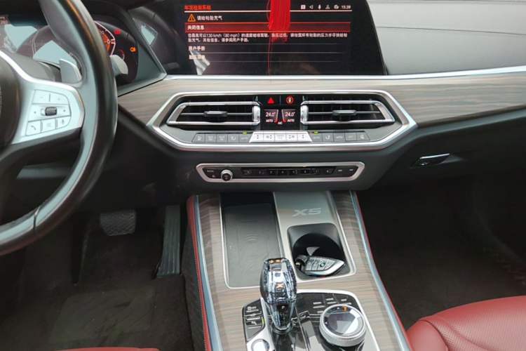 Used BMW X5 2022 Restyled xDrive 40Li M Sport Package Audio And AC Panel