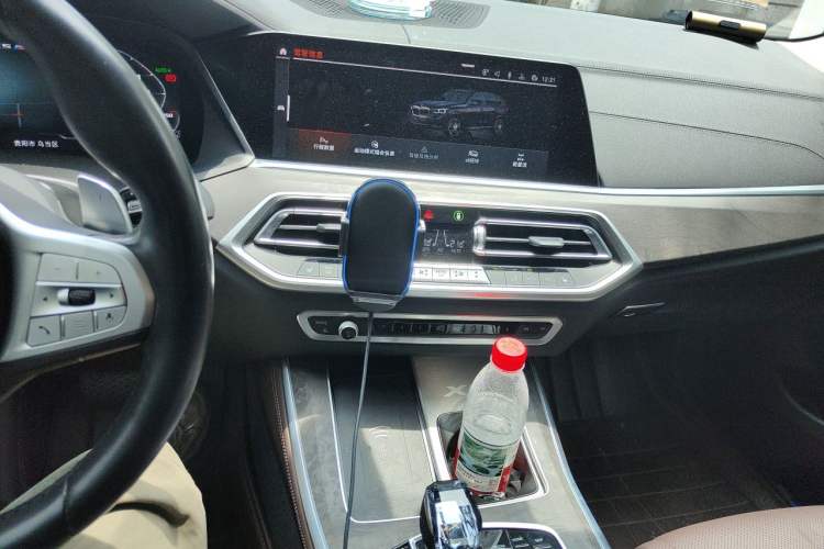 Used BMW X5 2022 Restyled xDrive 30Li Luxury Version M Sport Package Audio And AC Panel