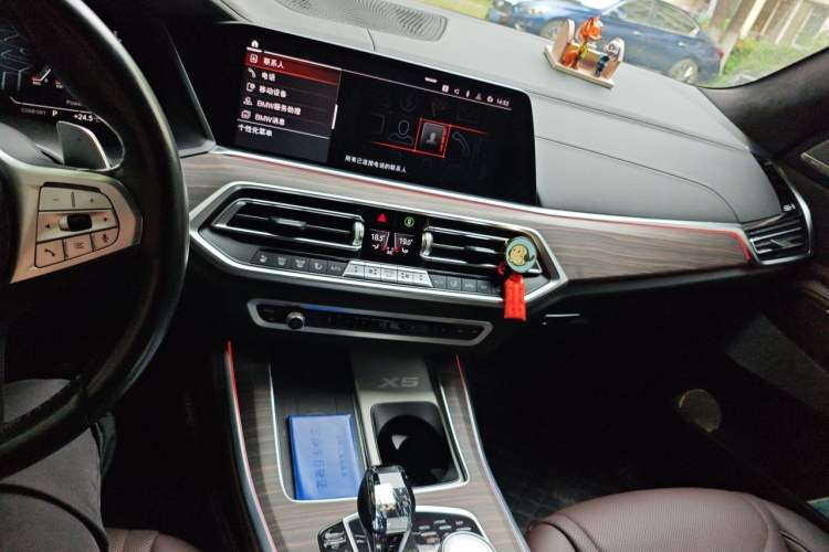 Used BMW X5 2022 Restyled xDrive 40Li M Sport Package Audio And AC Panel