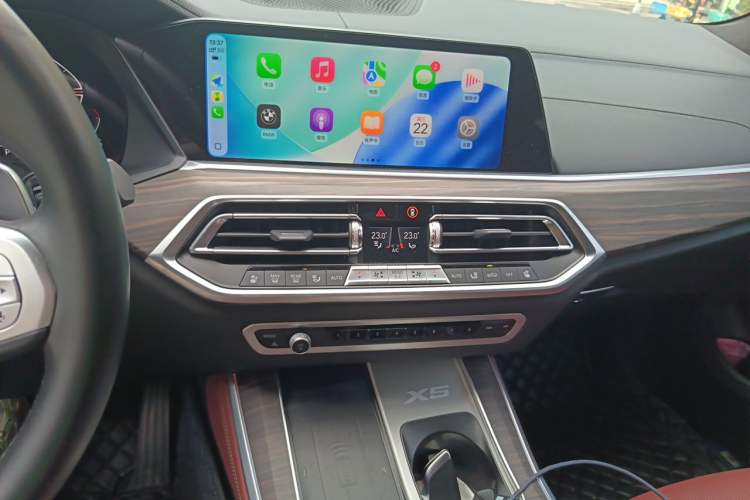 Used BMW X5 2022 xDrive 40Li M Sport Package Audio And AC Panel