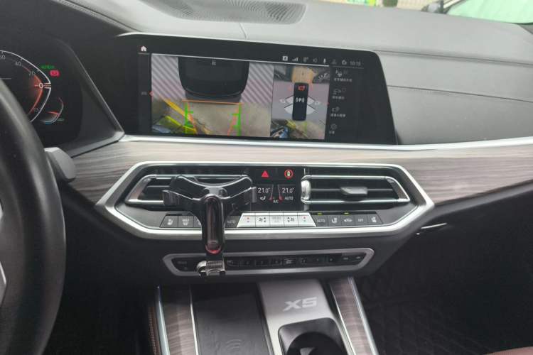 Used BMW X5 2022 xDrive 40Li M Sport Package Audio And AC Panel
