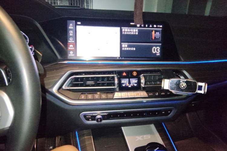 Used BMW X5 2022 Restyled xDrive 40Li Luxury Edition M Sport Package Audio And AC Panel