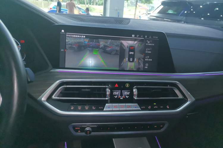 Used BMW X5 2022 xDrive 40Li Luxury Edition M Sport Package Audio And AC Panel