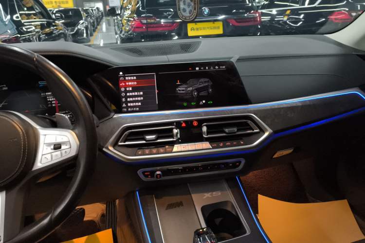 Used BMW X5 2022 Restyled xDrive 30Li M Sport Package Audio And AC Panel