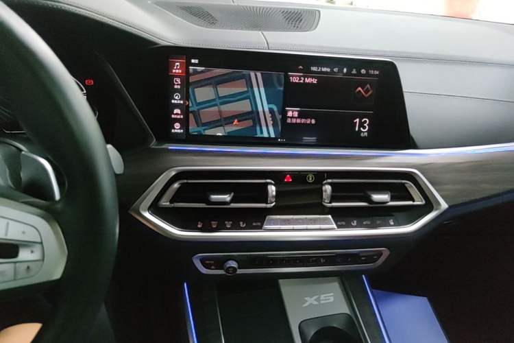 Used BMW X5 2022 Restyled xDrive 40Li M Sport Package Audio And AC Panel