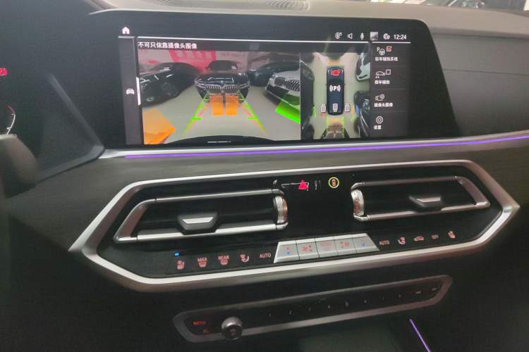 Used BMW X5 2022 Restyled xDrive 40Li M Sport Package Audio And AC Panel