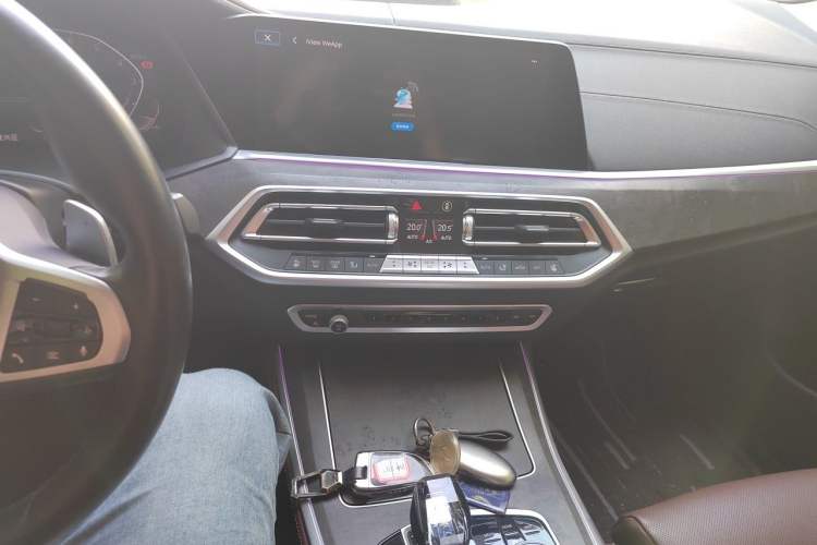 Used BMW X5 2022 xDrive40i Luxury Edition M Sport Package Audio And AC Panel
