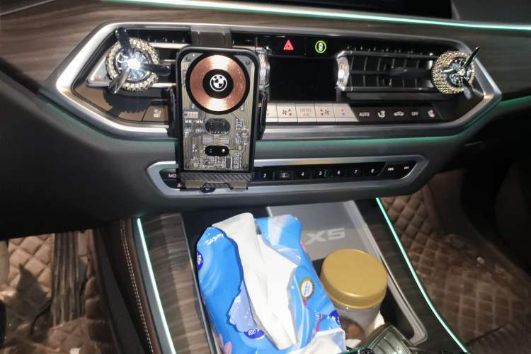 Used BMW X5 2022 xDrive 40Li M Sport Package Audio And AC Panel