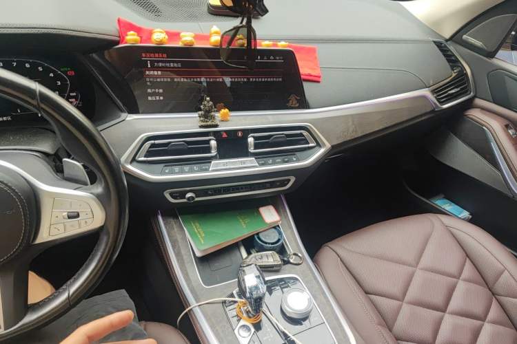 Used BMW X5 2022 Restyled xDrive 30Li Luxury Version M Sport Package Audio And AC Panel