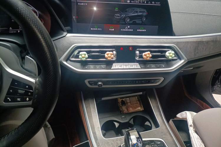 Used BMW X5 2022 xDrive40i M Sport Package Audio And AC Panel
