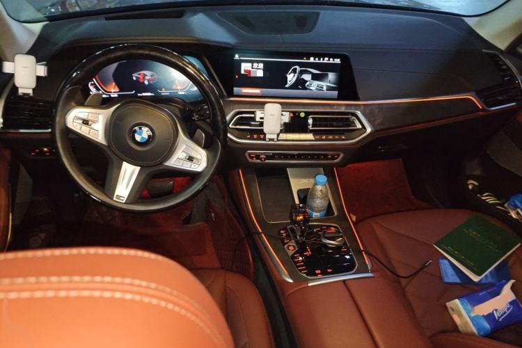 Used BMW X5 2022 xDrive 30Li Luxury M Sport Package Center Console
