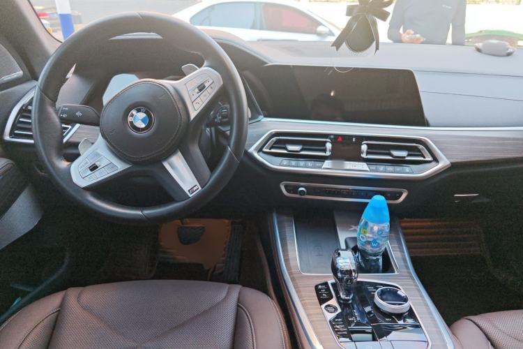 Used BMW X5 2022 xDrive 40Li M Sport Package Center Console