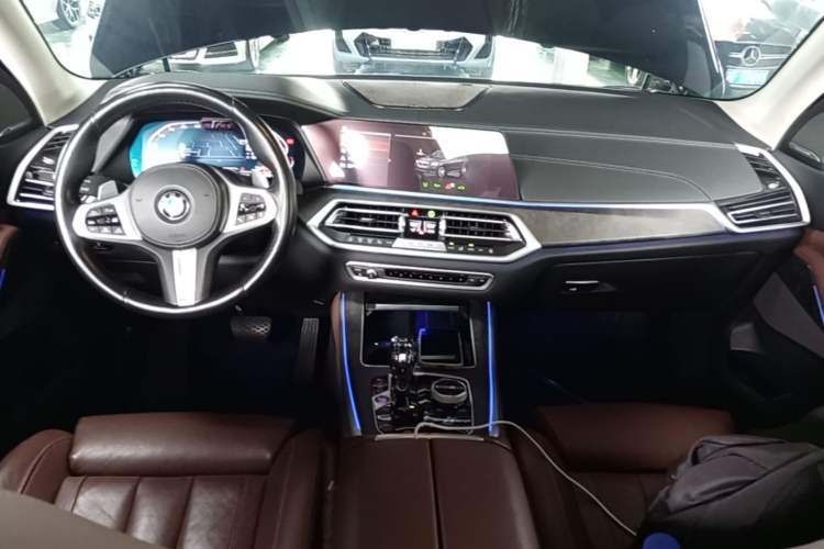 Used BMW X5 2022 xDrive40i Luxury Edition M Sport Package Center Console