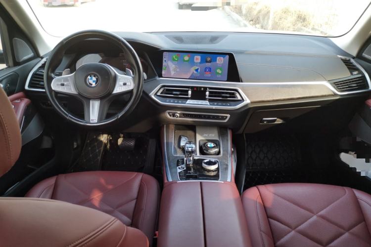 Used BMW X5 2022 xDrive 30Li Luxury M Sport Package Center Console