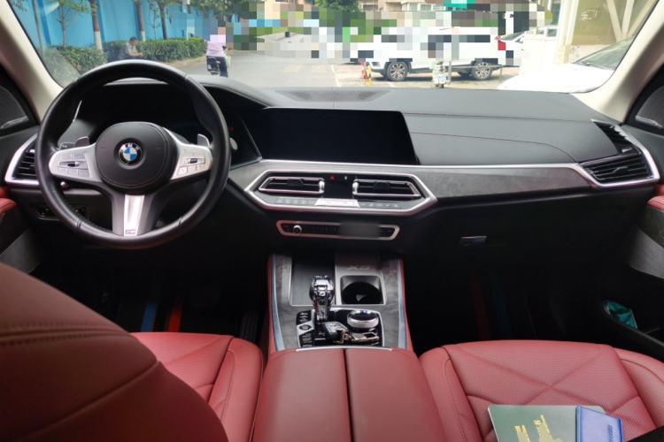 Used BMW X5 2022 xDrive 30Li Luxury M Sport Package Center Console