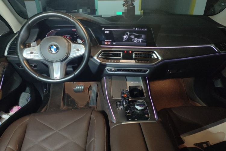 Used BMW X5 2022 Restyled xDrive 30Li Luxury Version M Sport Package Center Console